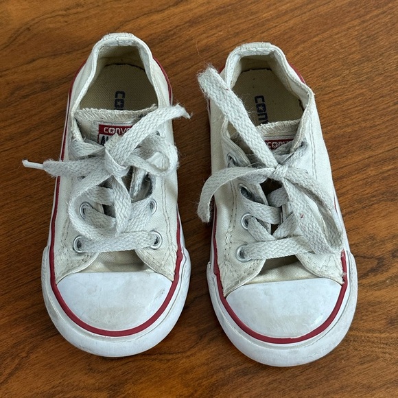 Converse Kids Chuck Taylor All Star Low Top Sneakers – White, Size 7 Infant - Picture 2 of 7
